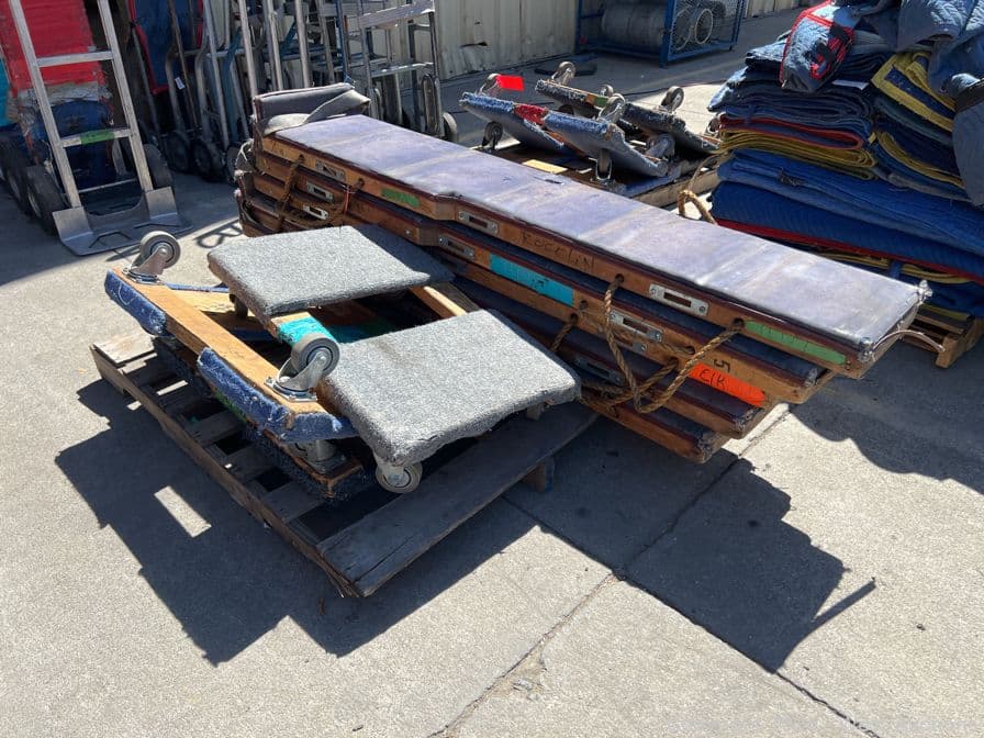 contents-of-pallet-5-heavy-duty-johnson-bar-furniture-movers-and-3-heavy-duty-dollies-736c68