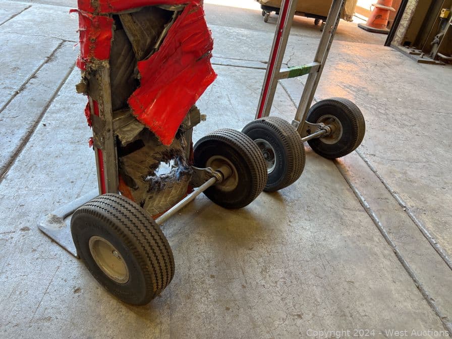 magliner-hand-trucks-0112-a-1759943208319