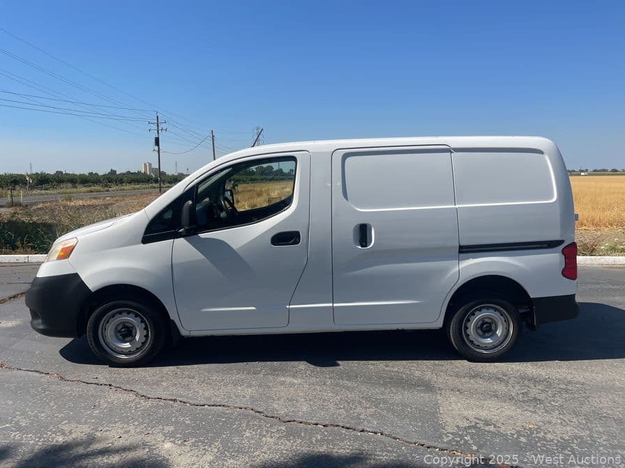 bankruptcy-auction-of-2015-nissan-nv200-in-woodland,-california-325ed4