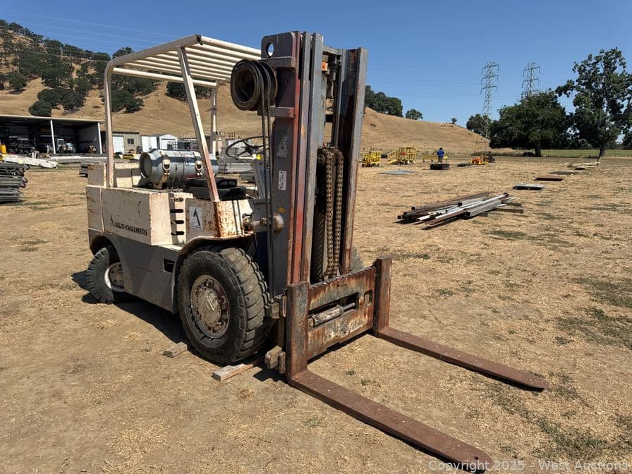 allis-chalmers-6k-capacity-propane-forklift-0120f2