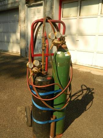 central-pneumatic-20oz-hvlp-sprayer