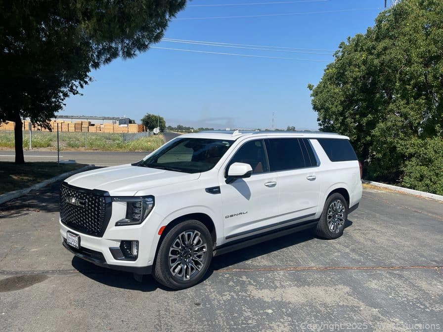 2023-gmc-yukon-xl-denali-ultimate-4wd-b3c16b